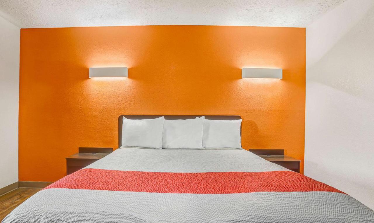 Hotel 6-clovis, Nm 2*