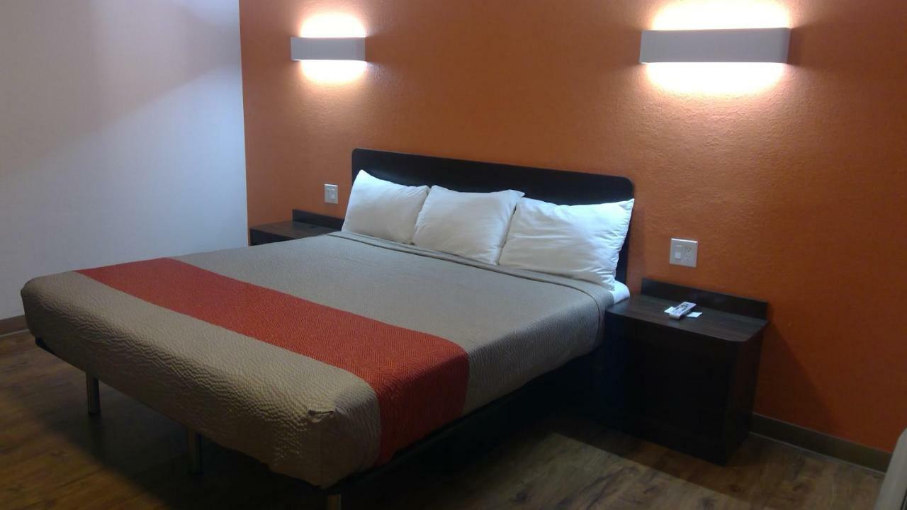6-clovis, Nm Hotel 2*